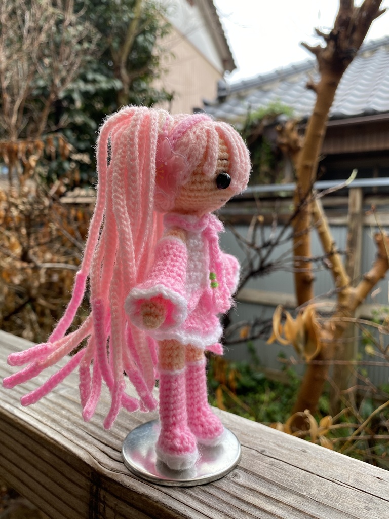 桜ミクちゃん(薄ピンク)編みぐるみ