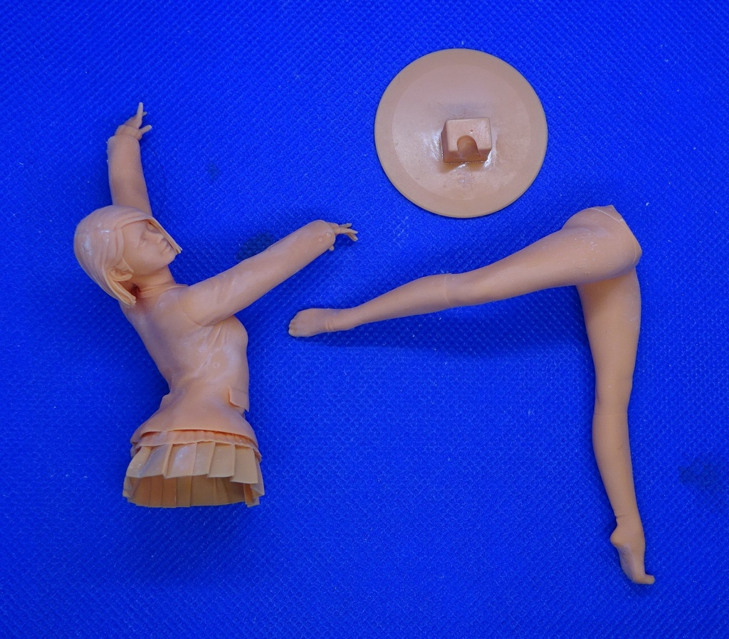 1/12 学生(バレーポーズ)
