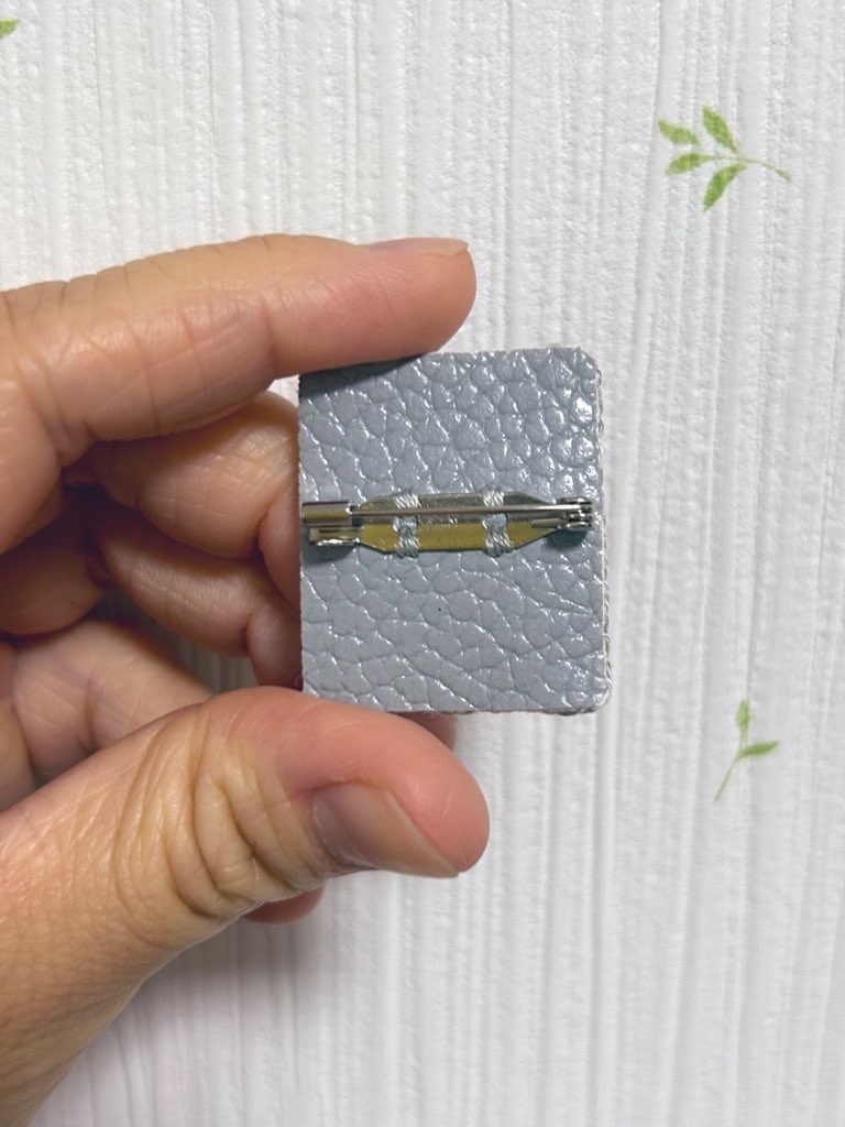 fkmtキャラ刺繍ブローチ