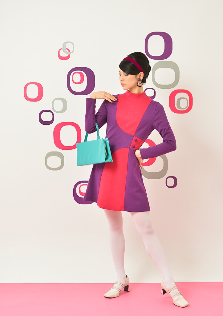 RETRO GIRL