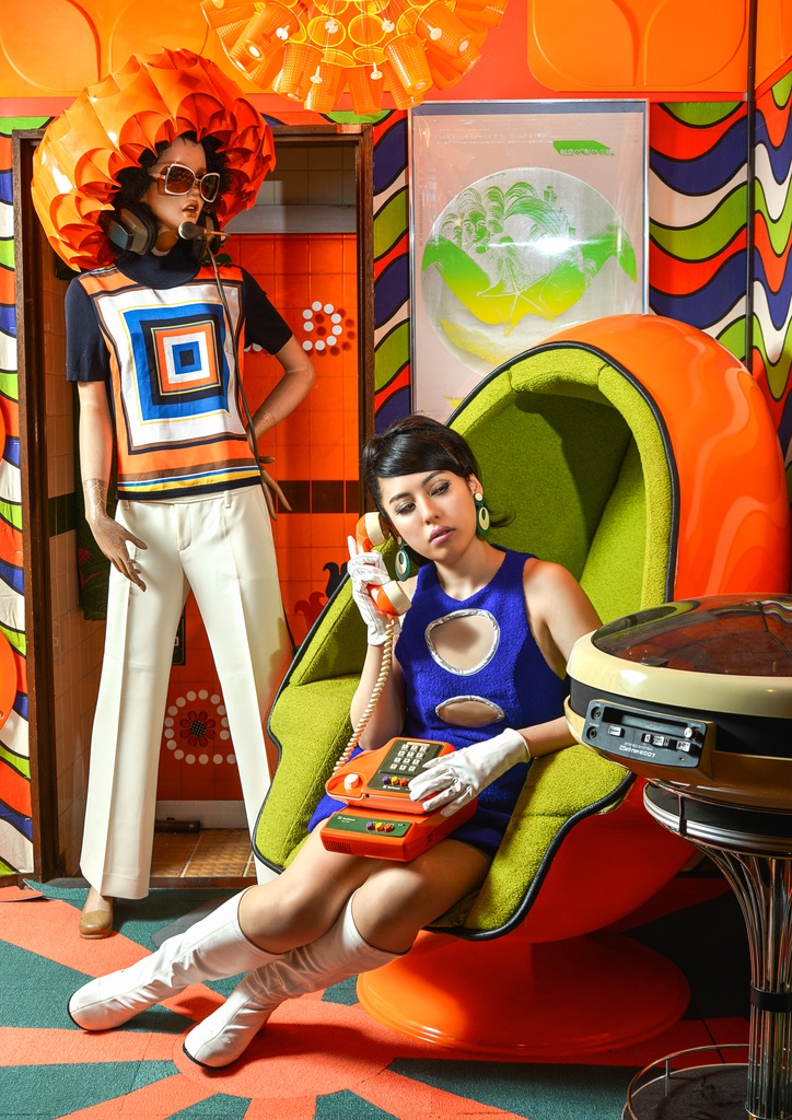 RETRO GIRL