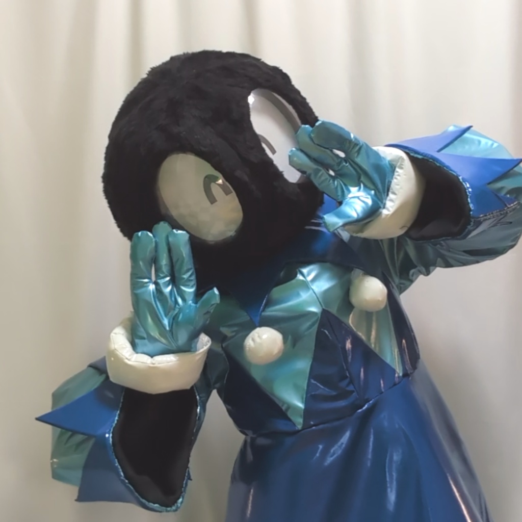 【着ぐるみ】エナメル手袋|光沢が際立つ大きな4本指(水色/左右セット)