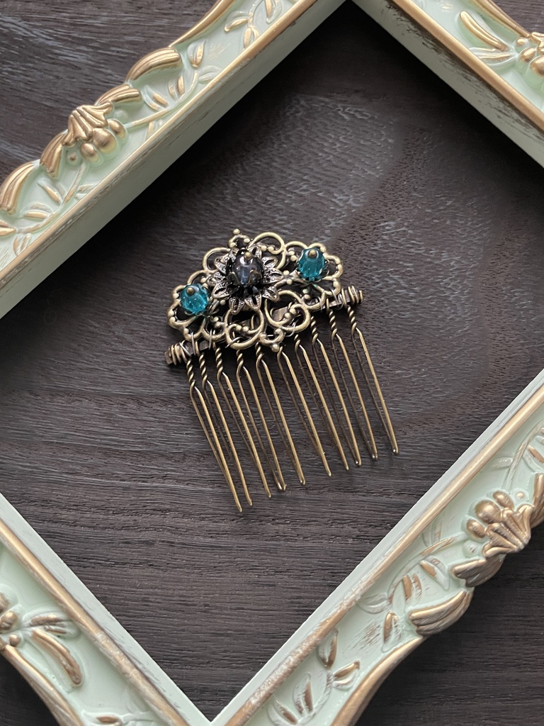 時の花レレムのヘアコーム