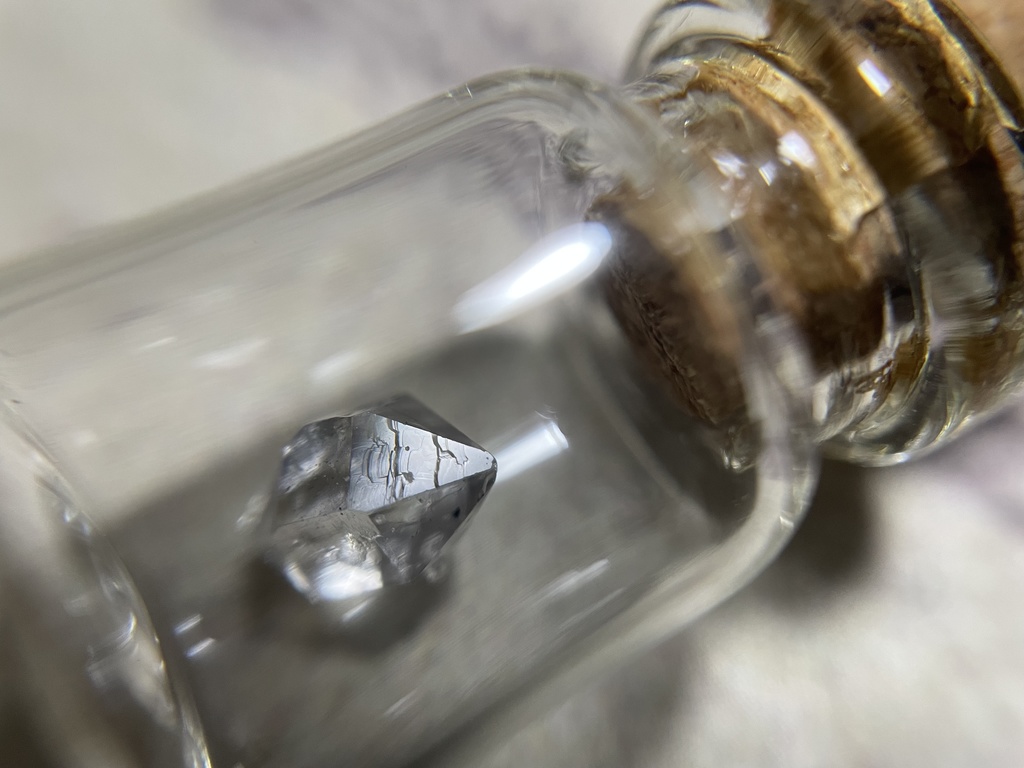 ハーキマーダイヤモンドのブックマーカー