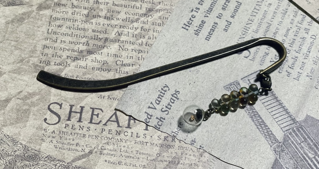 スペサルタイトガーネットのブックマーカー