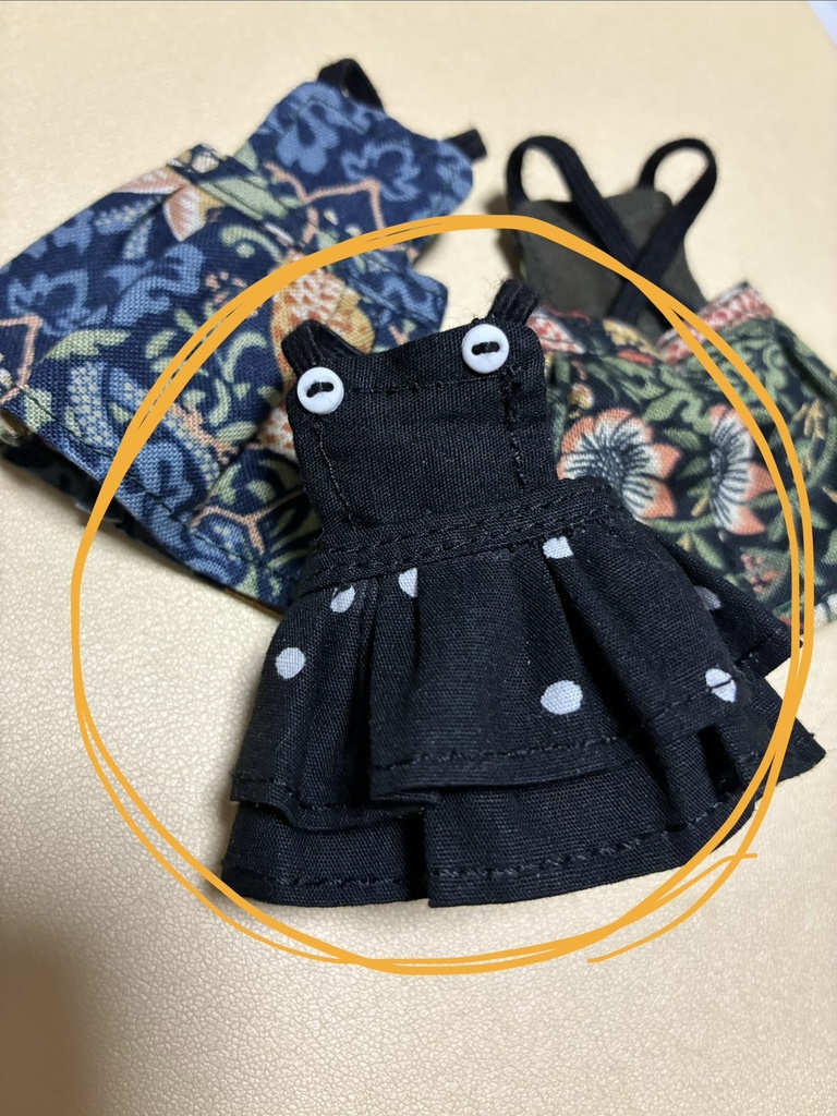 フリルどっとオーバーオールスカート