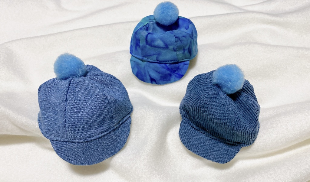 ブルーなポンポンキャップ
