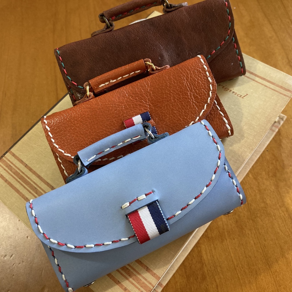 本革  鞄型キーケース