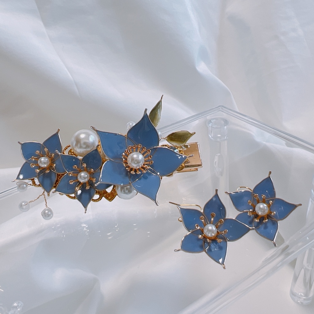 光秀さんが贈ってくれた桔梗の髪飾り