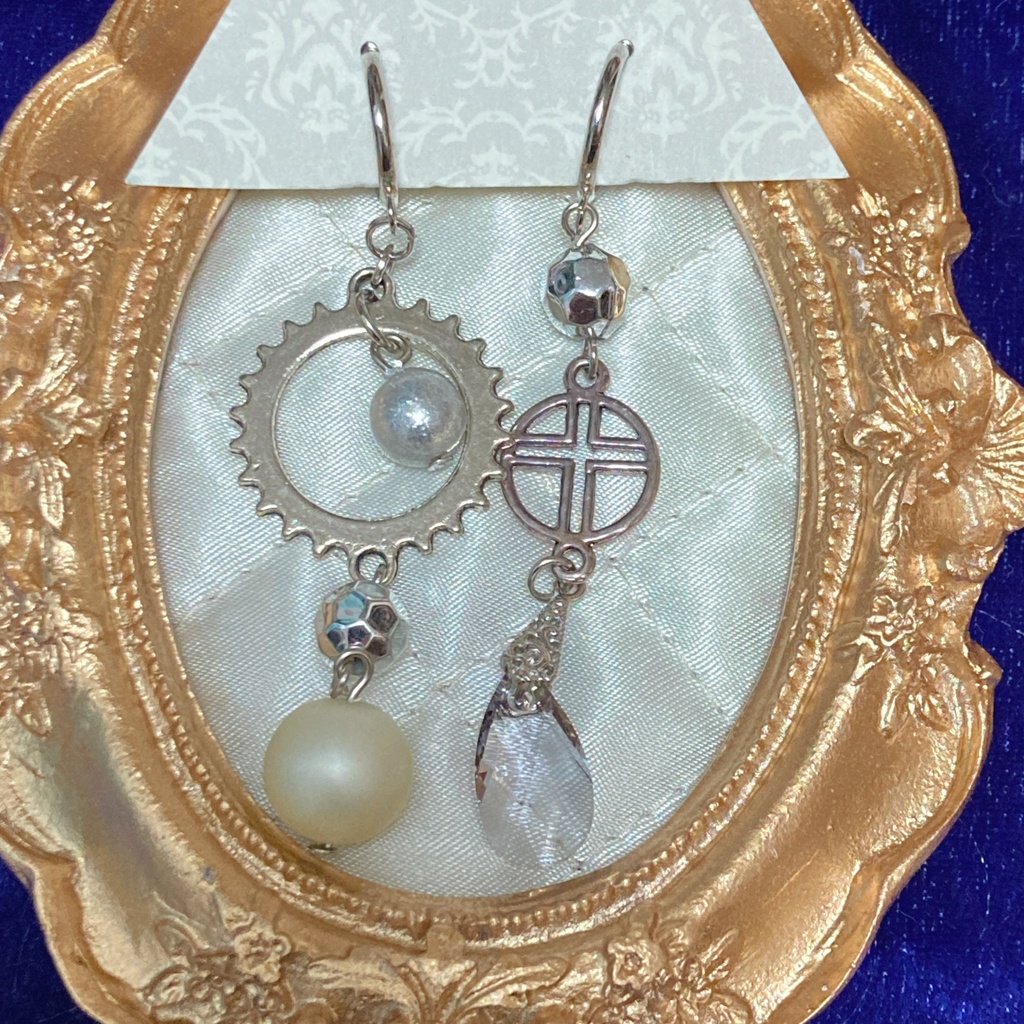 サテツ イメージイヤリング