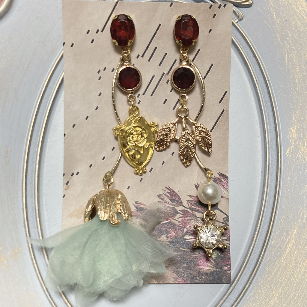 半田桃王子衣装 イメージピアス