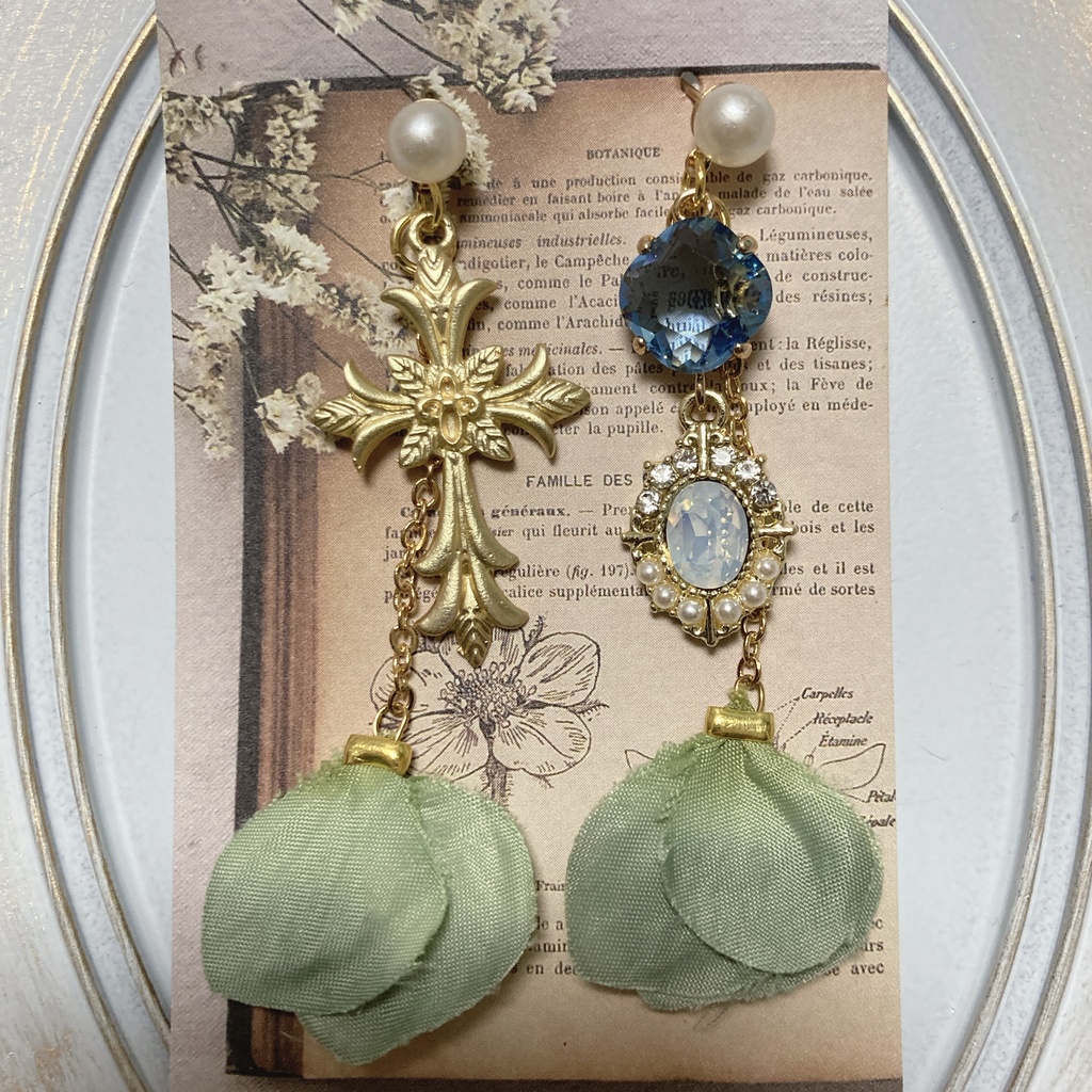 半田桃 イメージピアス