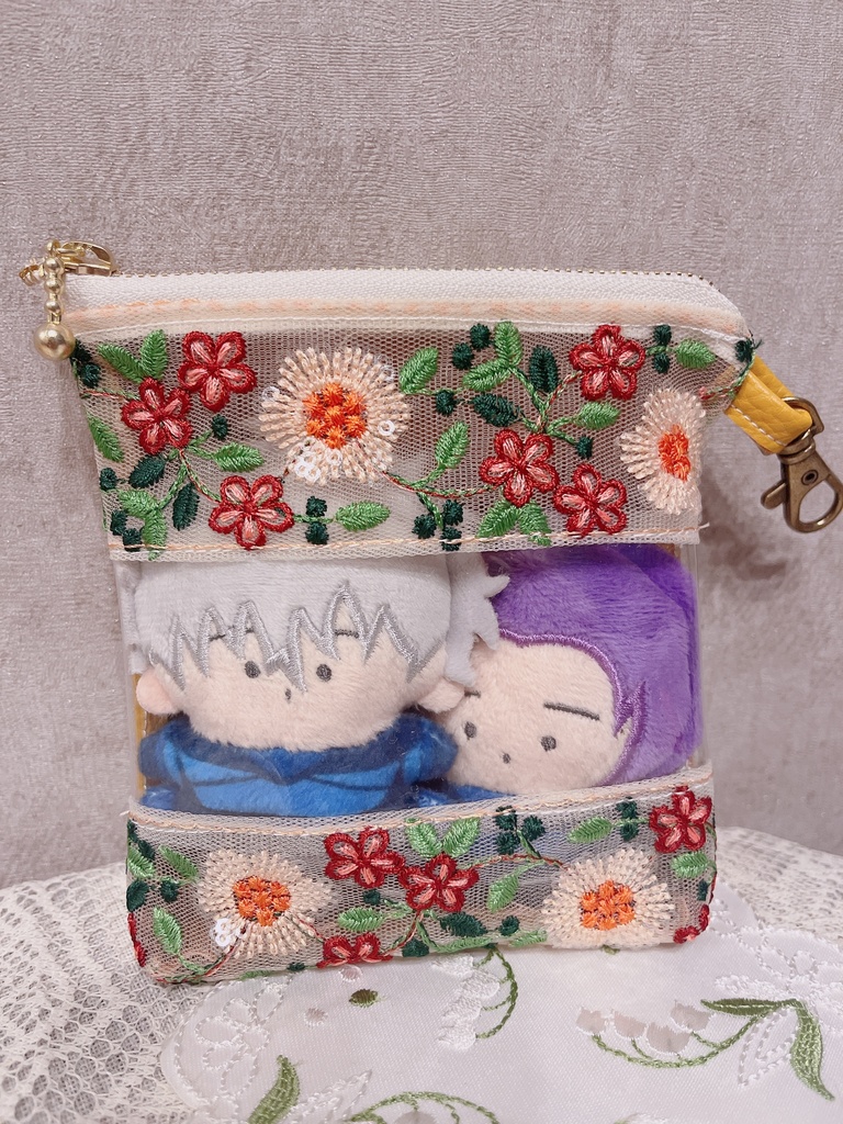 刺繍窓付きポーチ