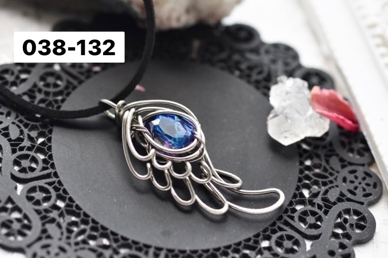 人用サイズ バミューダブルーのペンダント