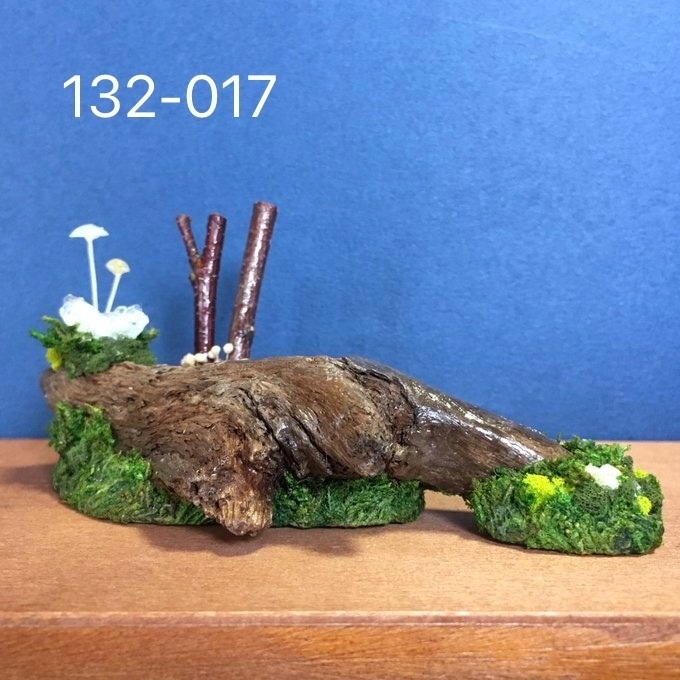 ヒカルキノコの流木 秋葉原マンガアート Booth