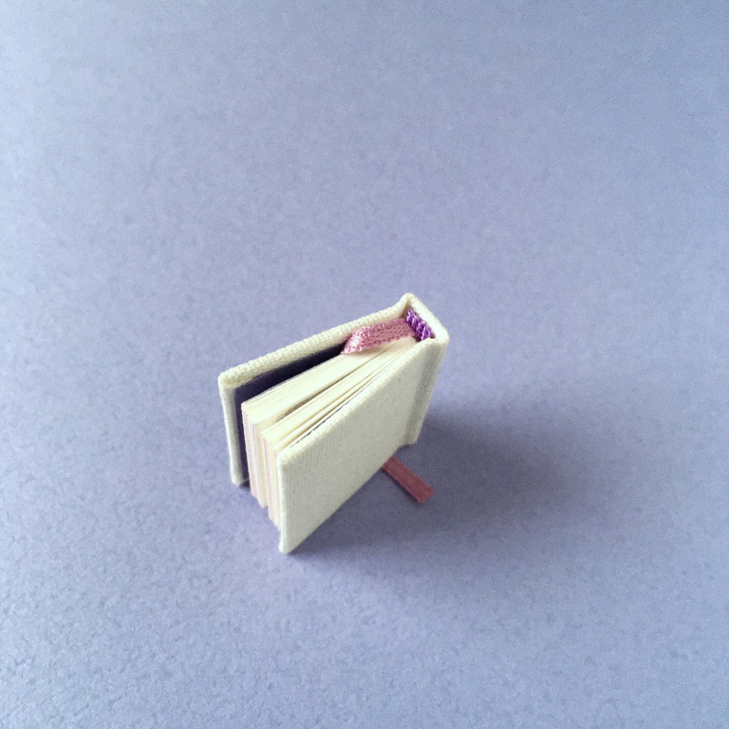 オビツ11サイズ 豆本 Flower language Vioret petit