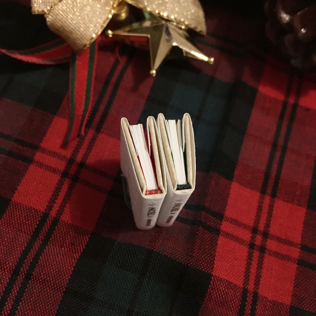 オビツ11サイズ 豆本 NOEL cute edition とシールのセット