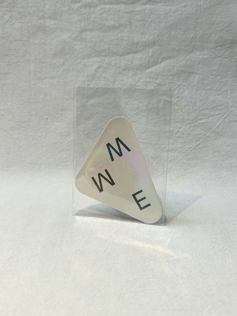 Mewロゴステッカー