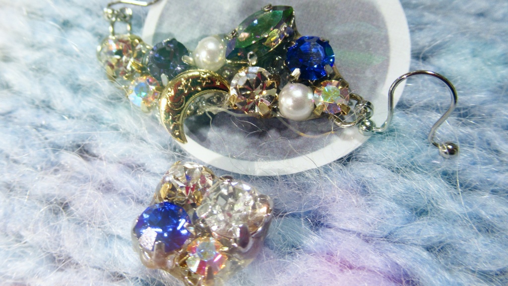 夜明けを待ちわびる耳飾り【イヤリング変更◎】