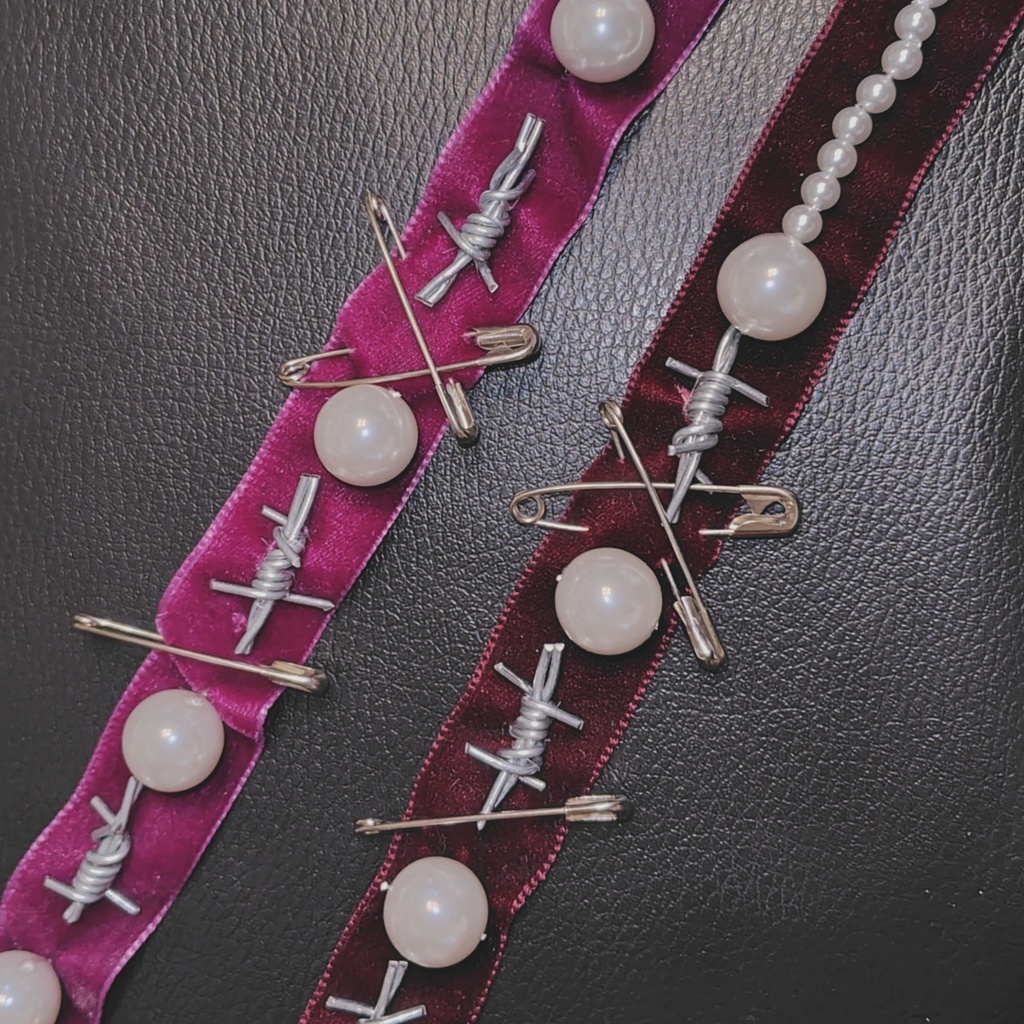 CAUTION PEARL CHOKER