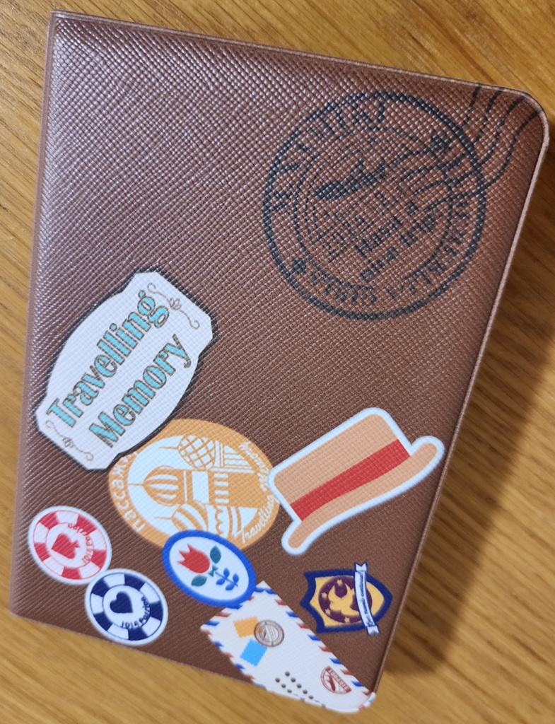 並木芽衣子さんモチーフ パスポートケース