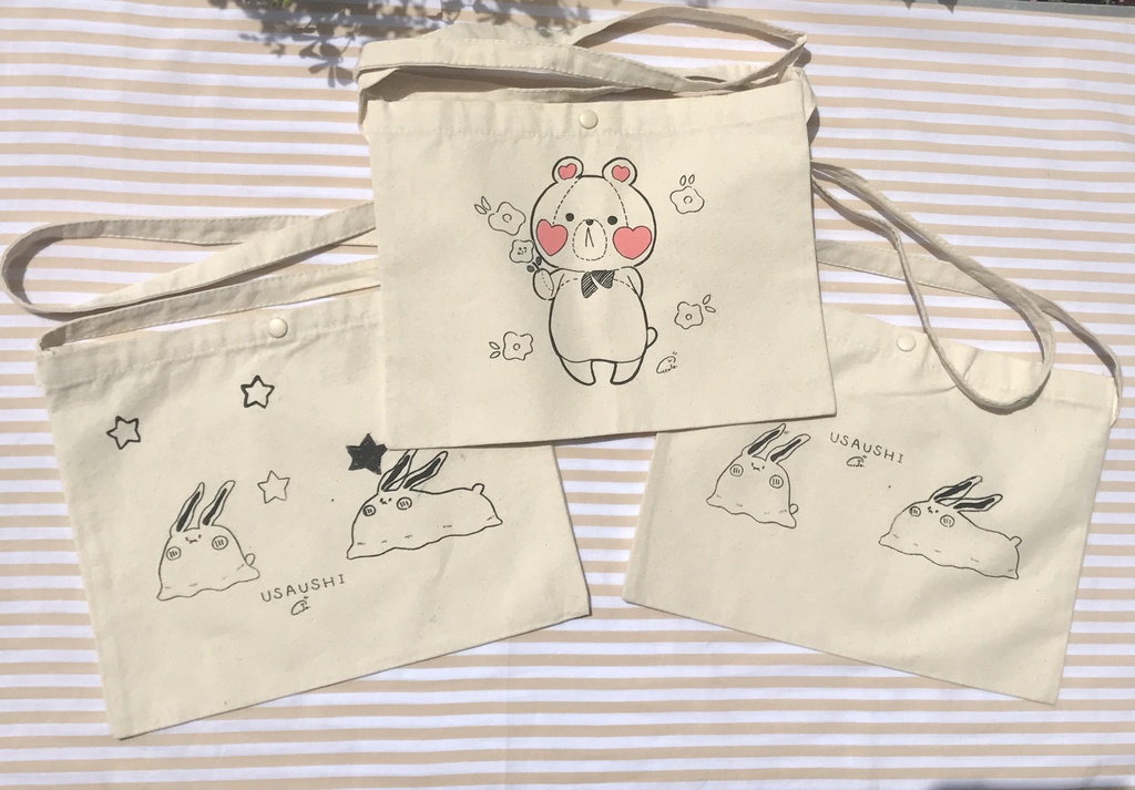 くまのらぶたんとウサウシのサコッシュ