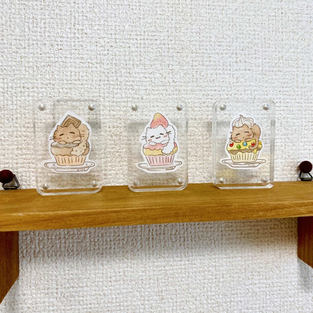 カップケーキ クリームねこのせ【ミニ原画】