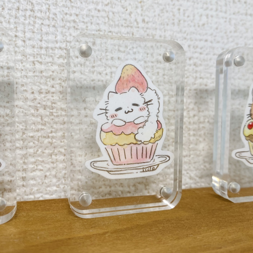 カップケーキ クリームねこのせ【ミニ原画】