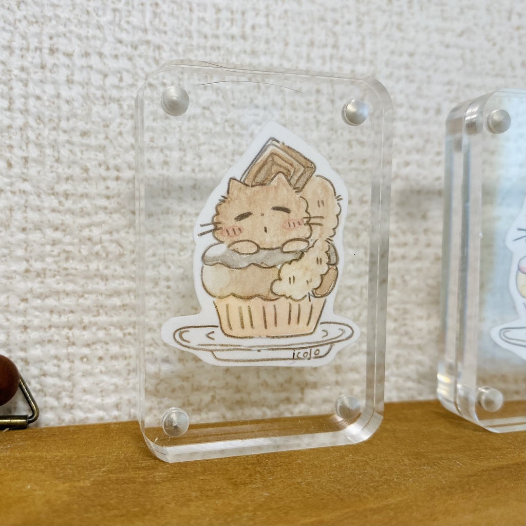 カップケーキ クリームねこのせ【ミニ原画】