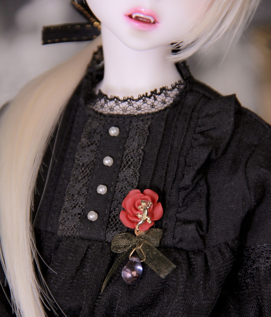 夜露の紅薔薇