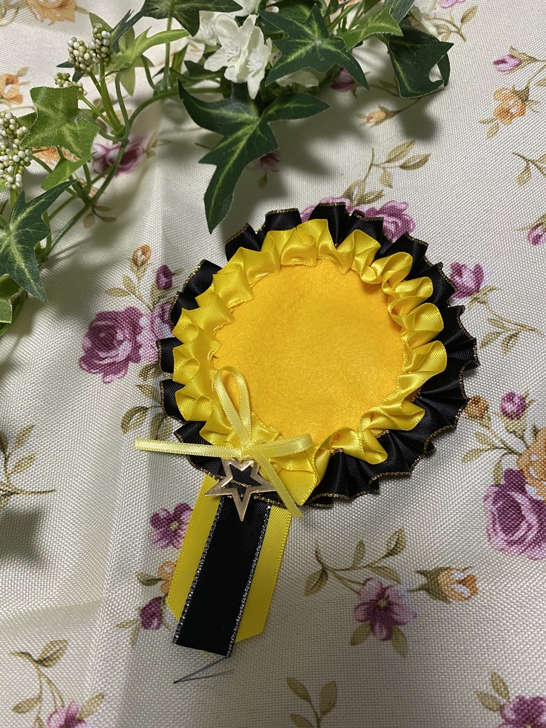 ロゼット 缶バッジ リボンスター 黄色