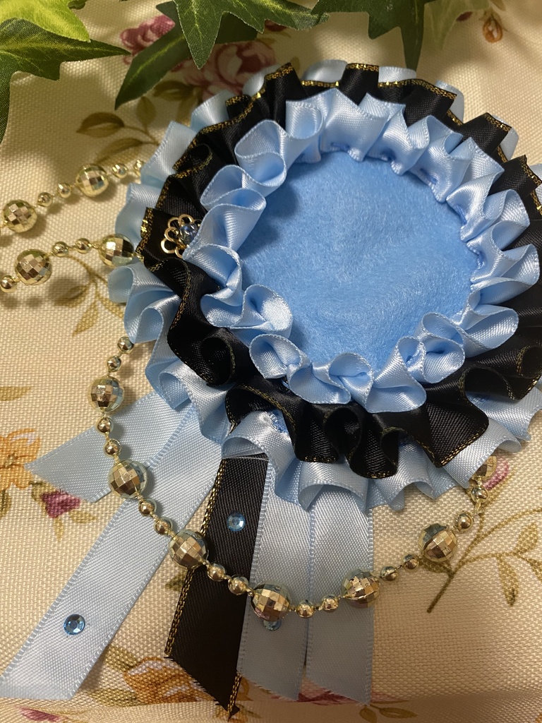 キング&クイーン 水色 ロゼット 缶バッジ