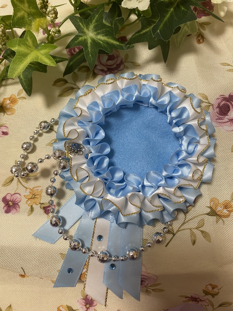 キング&クイーン 水色 ロゼット 缶バッジ