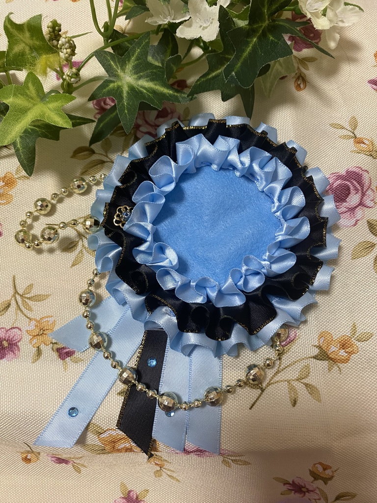 キング&クイーン 水色 ロゼット 缶バッジ