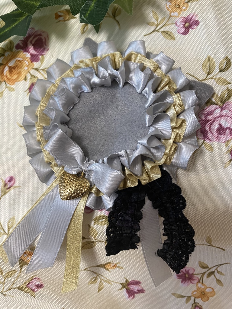 ネコミミロゼット 缶バッジ 灰