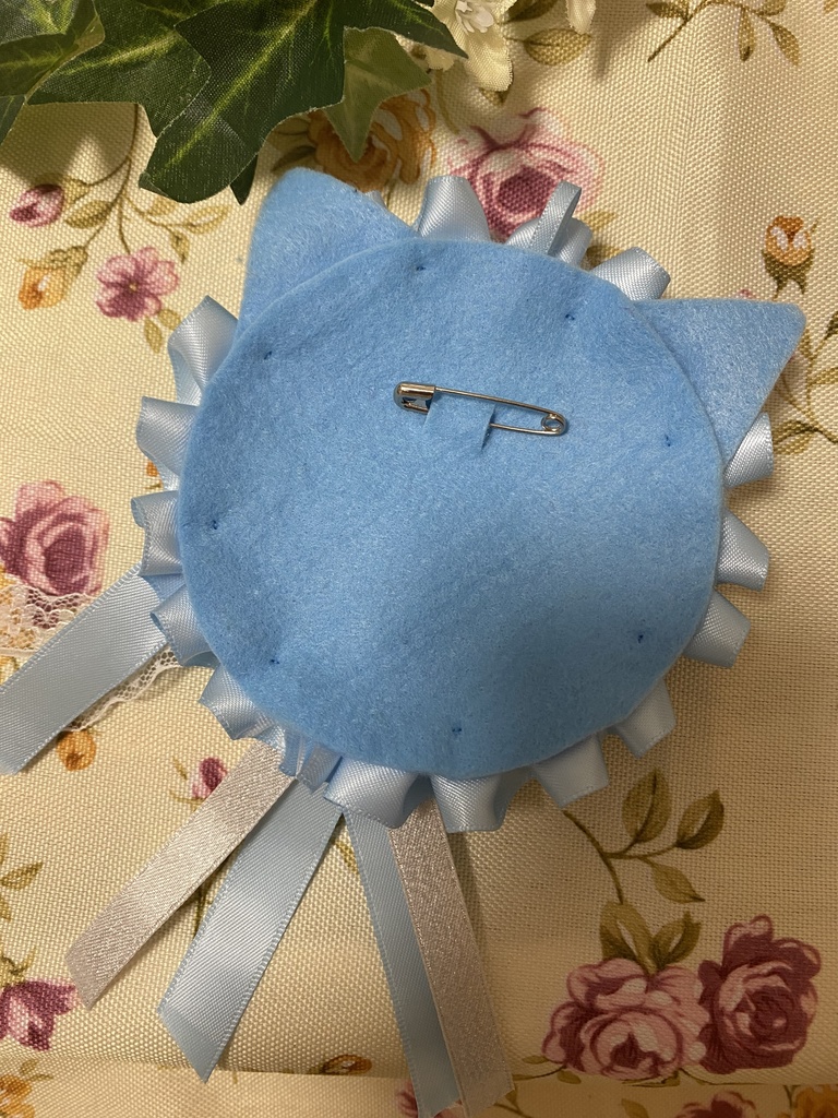 ネコミミロゼット 缶バッジ 水色