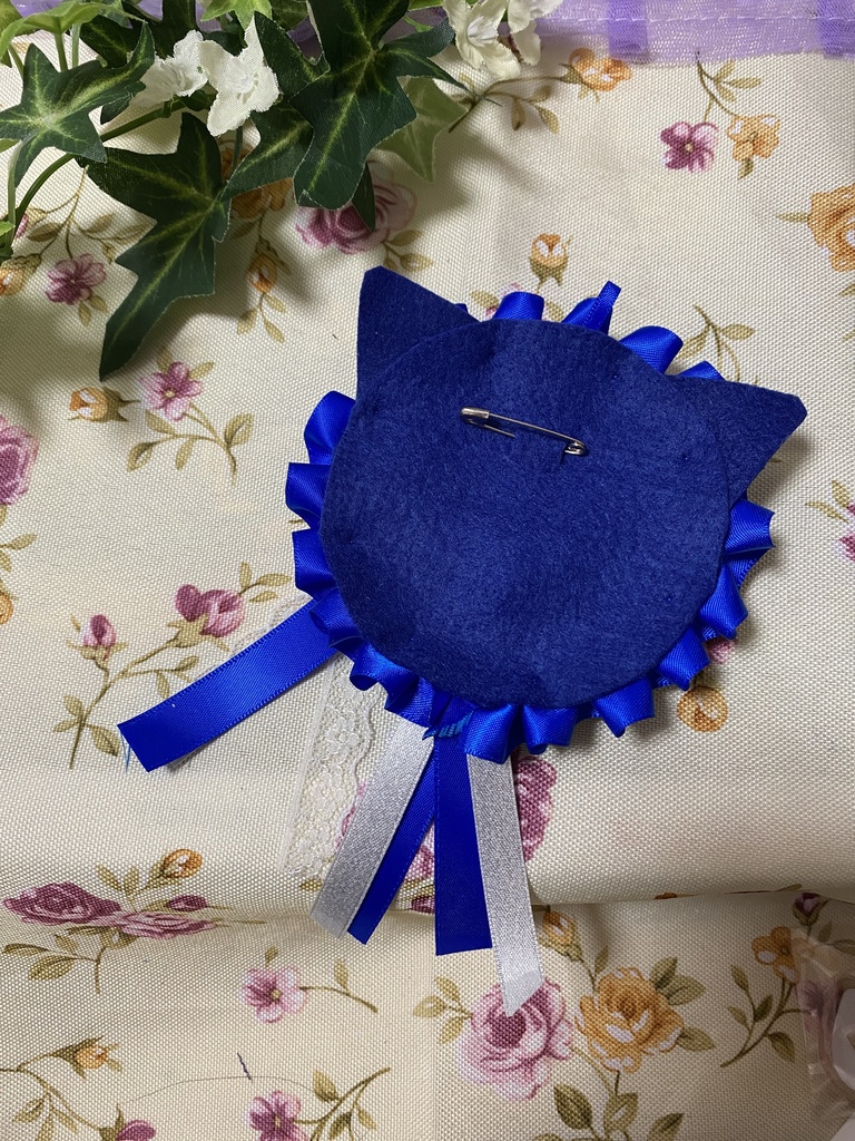 ネコミミロゼット 缶バッジ 青