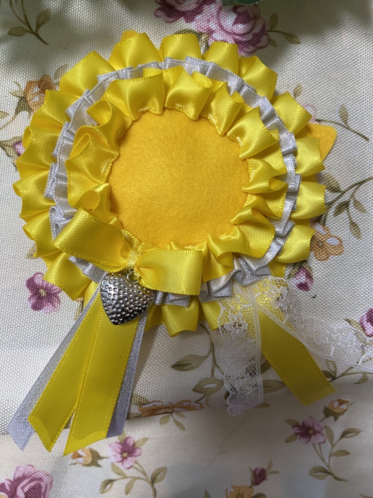 ネコミミロゼット 缶バッジ 黄色