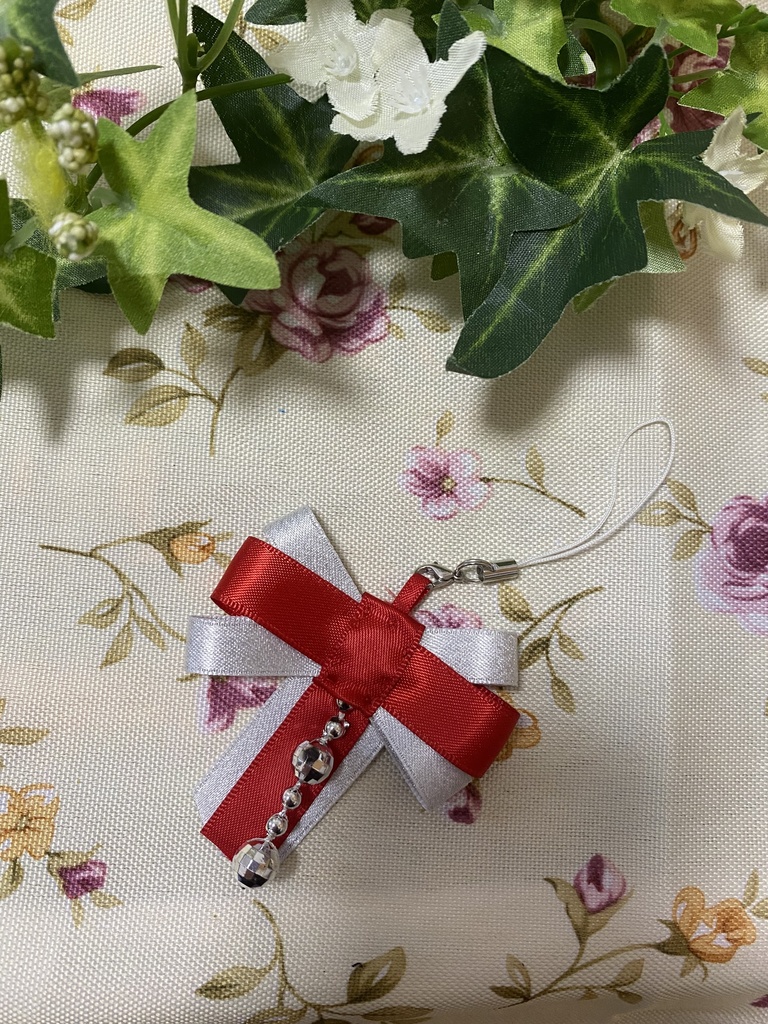 リボンティアーズ 赤 ストラップ イヤリング