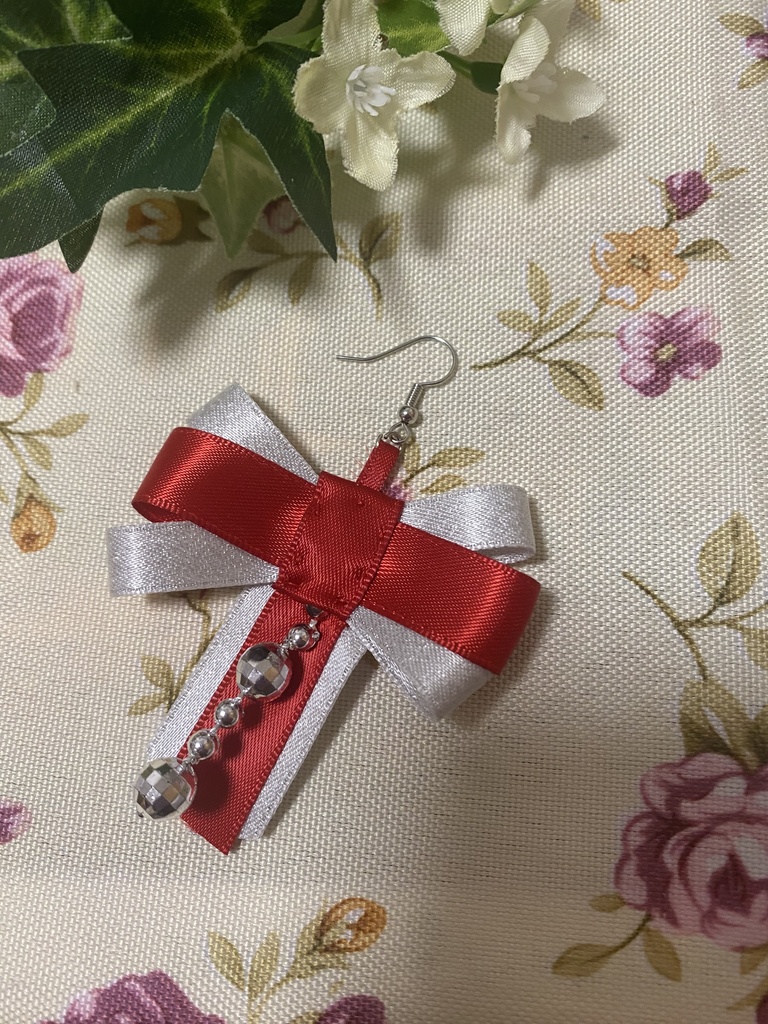 リボンティアーズ 赤 ストラップ イヤリング