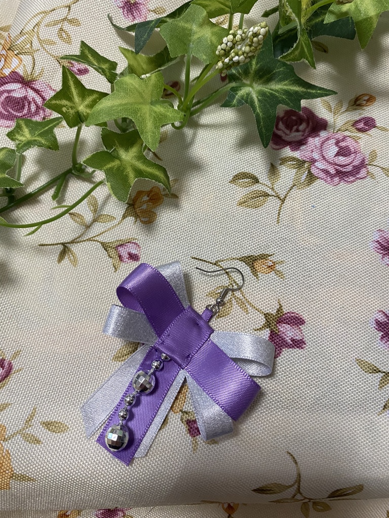 リボンティアーズ 紫 ストラップ イヤリング