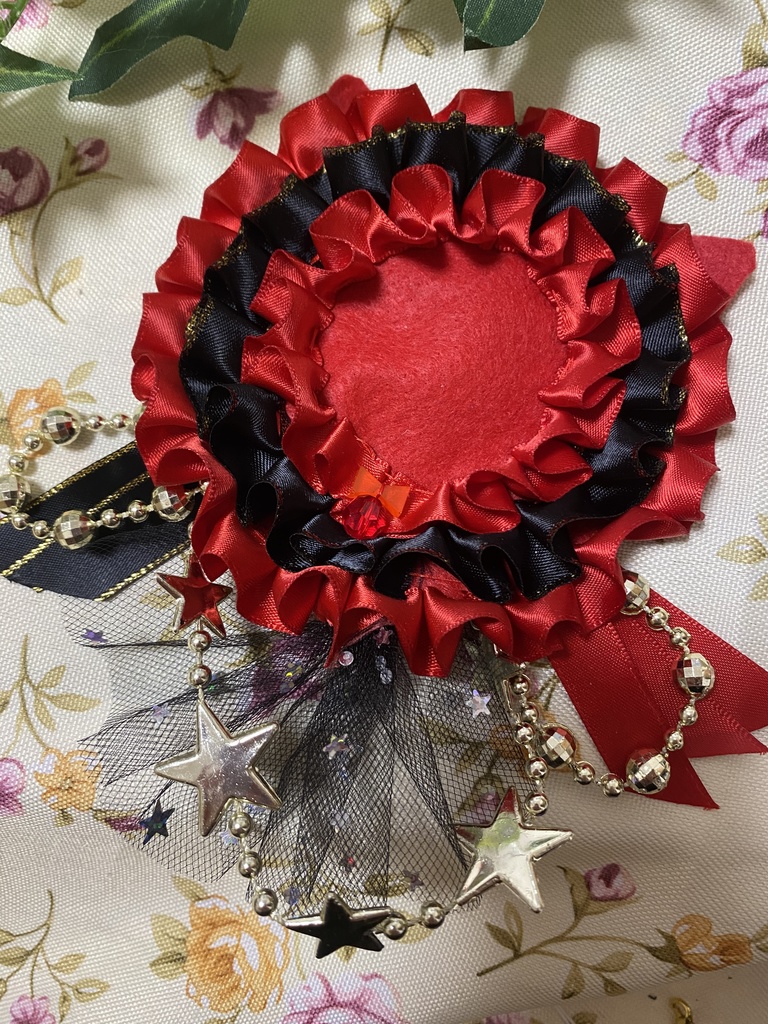 アーチ ネコミミロゼット 缶バッジ 赤