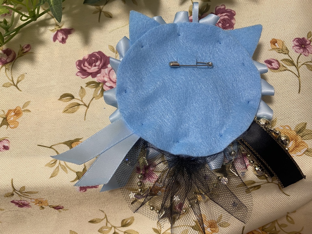 アーチ ネコミミロゼット 缶バッジ 水色