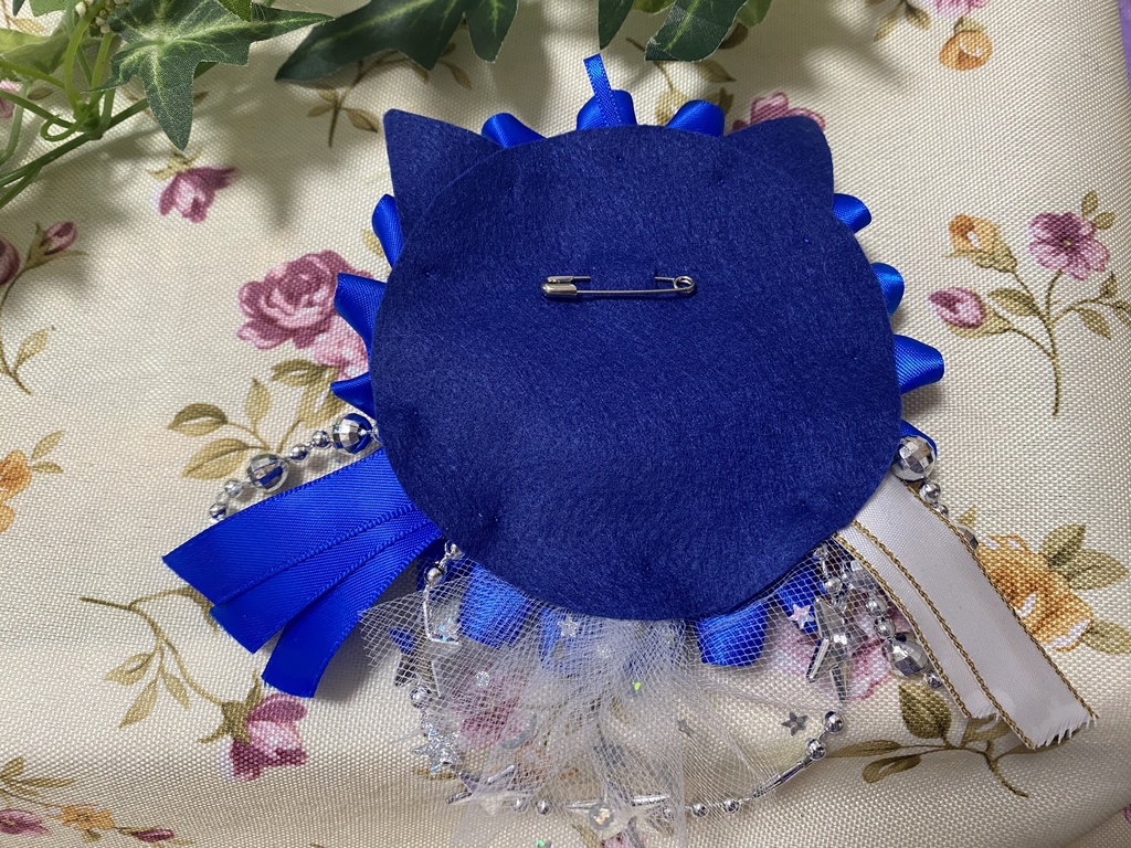 アーチ ネコミミロゼット 缶バッジ 青