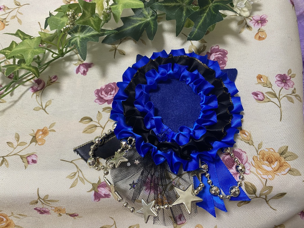 アーチ ネコミミロゼット 缶バッジ 青