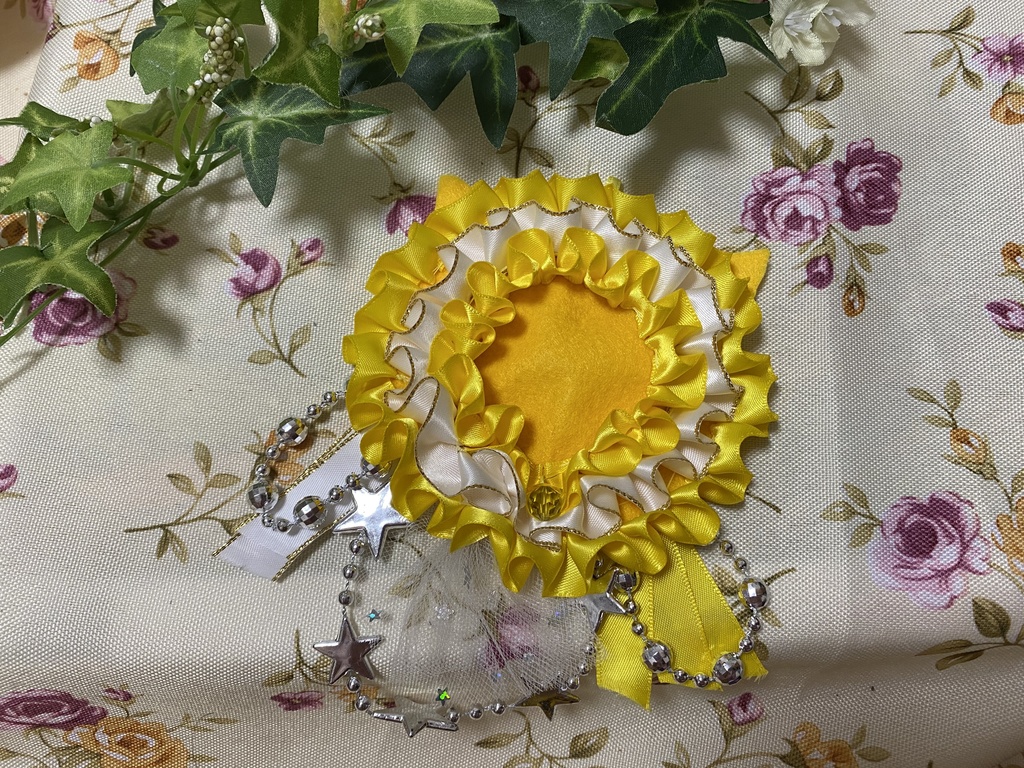 アーチ ネコミミロゼット 缶バッジ 黄色