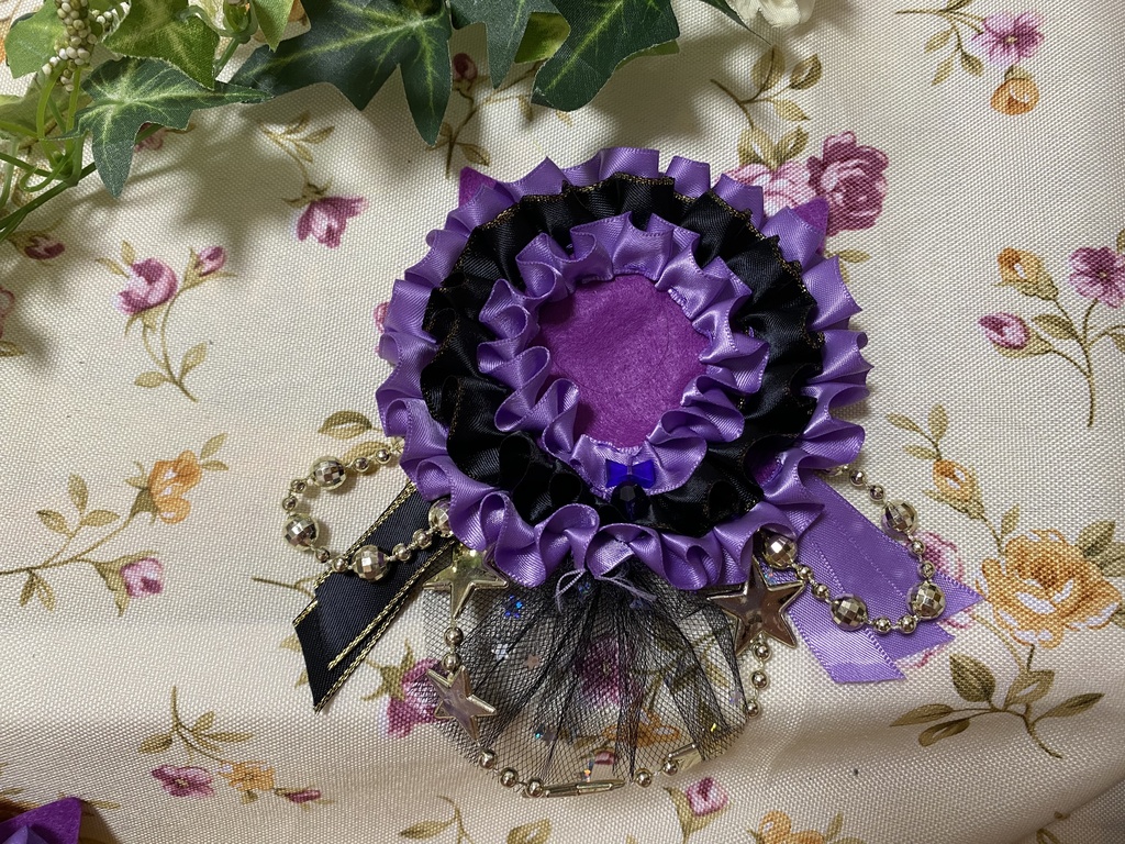 アーチ ネコミミロゼット 缶バッジ 紫