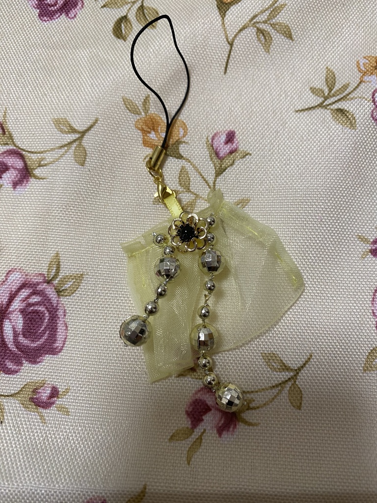 ロゼット ストラップ イヤリング 黄色