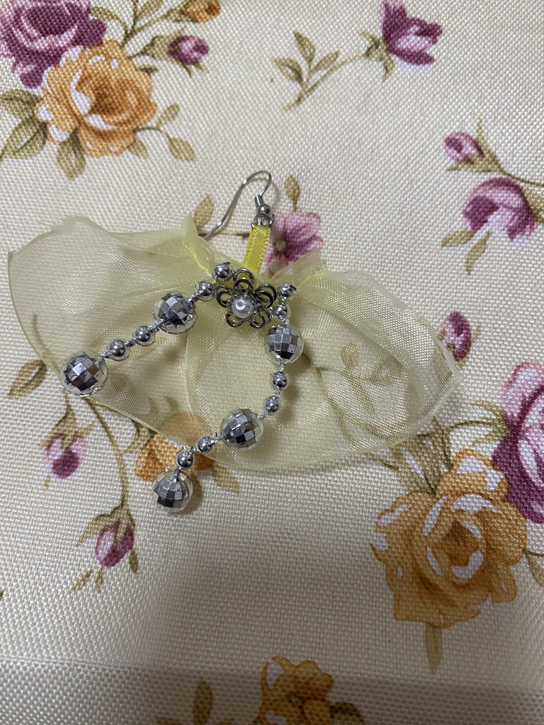 ロゼット ストラップ イヤリング 黄色