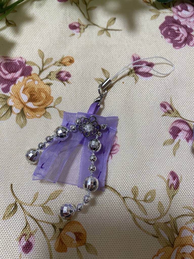 ロゼット ストラップ イヤリング 紫